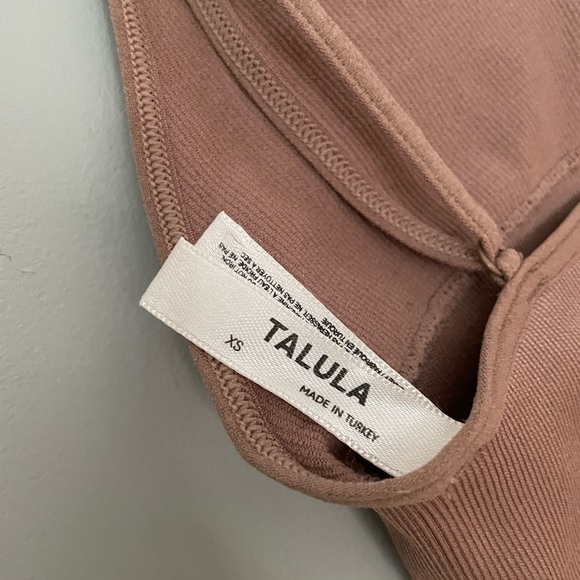 Aritzia Toni Seamless Tank - Picture 2 of 5